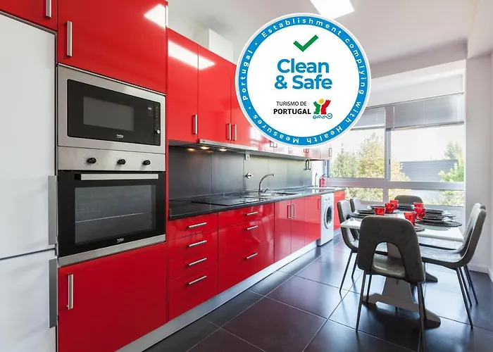 Feel At Home - Free Private Parking