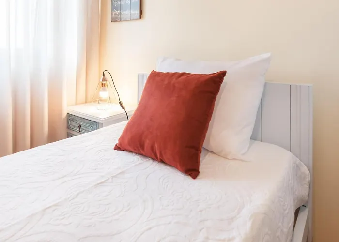 Feel At Home - Free Private Parking