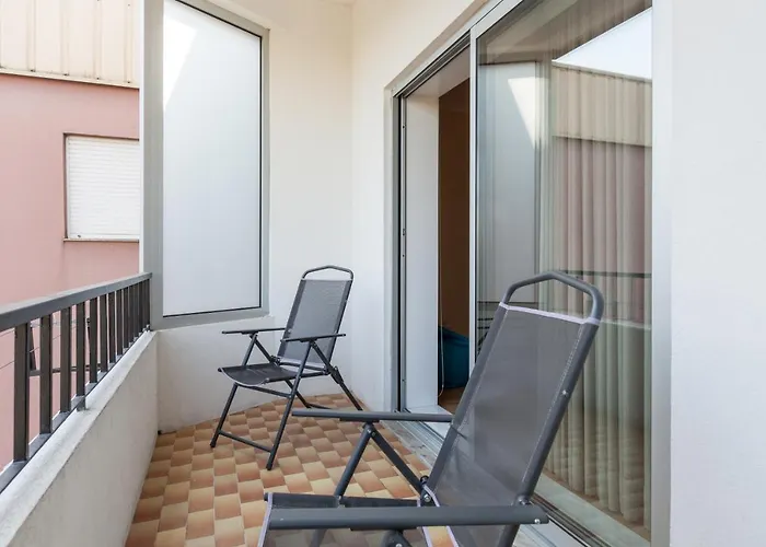Feel At Home - Free Private Parking