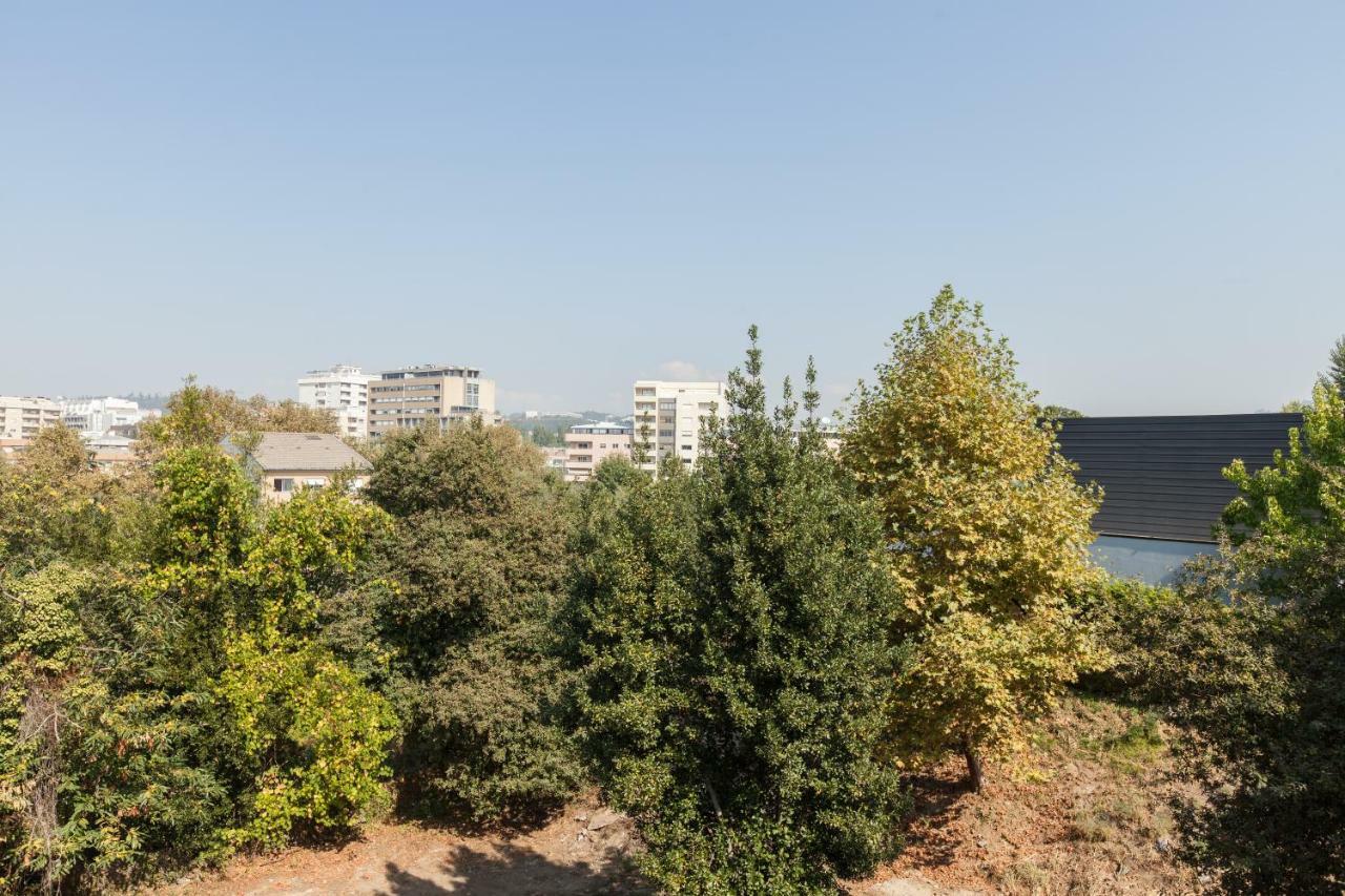 Feel At - Free Private Parking Apartment *